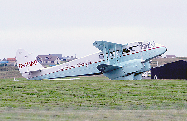 The De Havilland Dragon Rapide G-AHAG arrives at Kirkwall Airport for the Orkney Aviation Festival. 8/9/15 Tom O'Brien