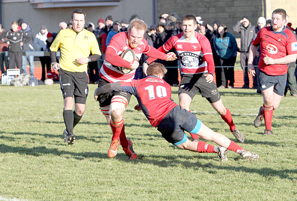 Orkney's captain Alan Brown battles his way through Haddington, with James Linklater in support. (www.theorcadianphotos.co.uk)