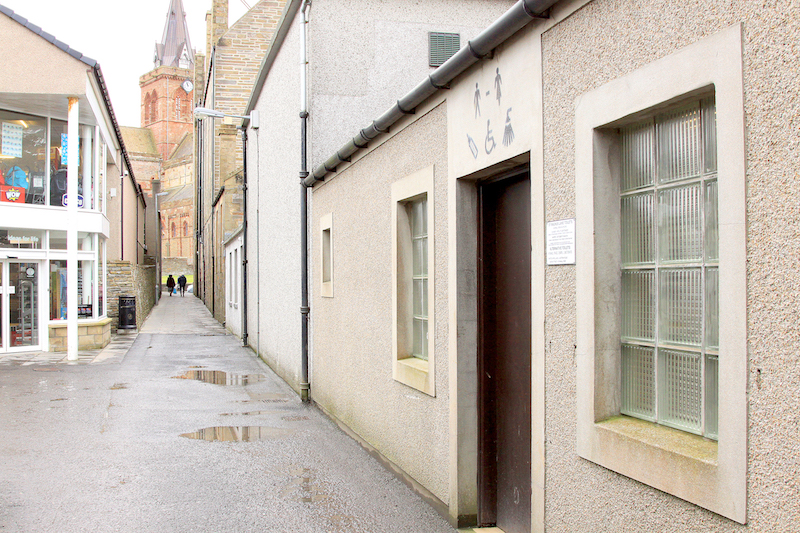 The public toilet at St Magnus Lane, Kirkwal, remains closed. (www.theorcadianphotos.co.uk)